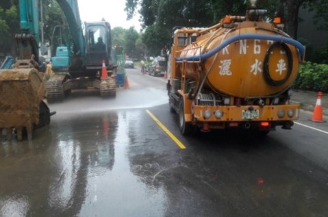 電纜管路工程 完成地面清洗